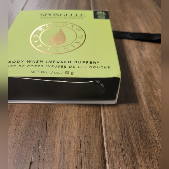 NWT Spongelle Body Wash Infused Buffer - Picture 4 of 4